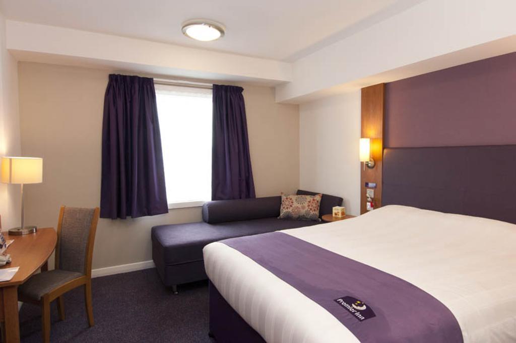 Premier Inn Dover East Exterior foto