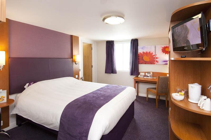 Premier Inn Dover East Exterior foto